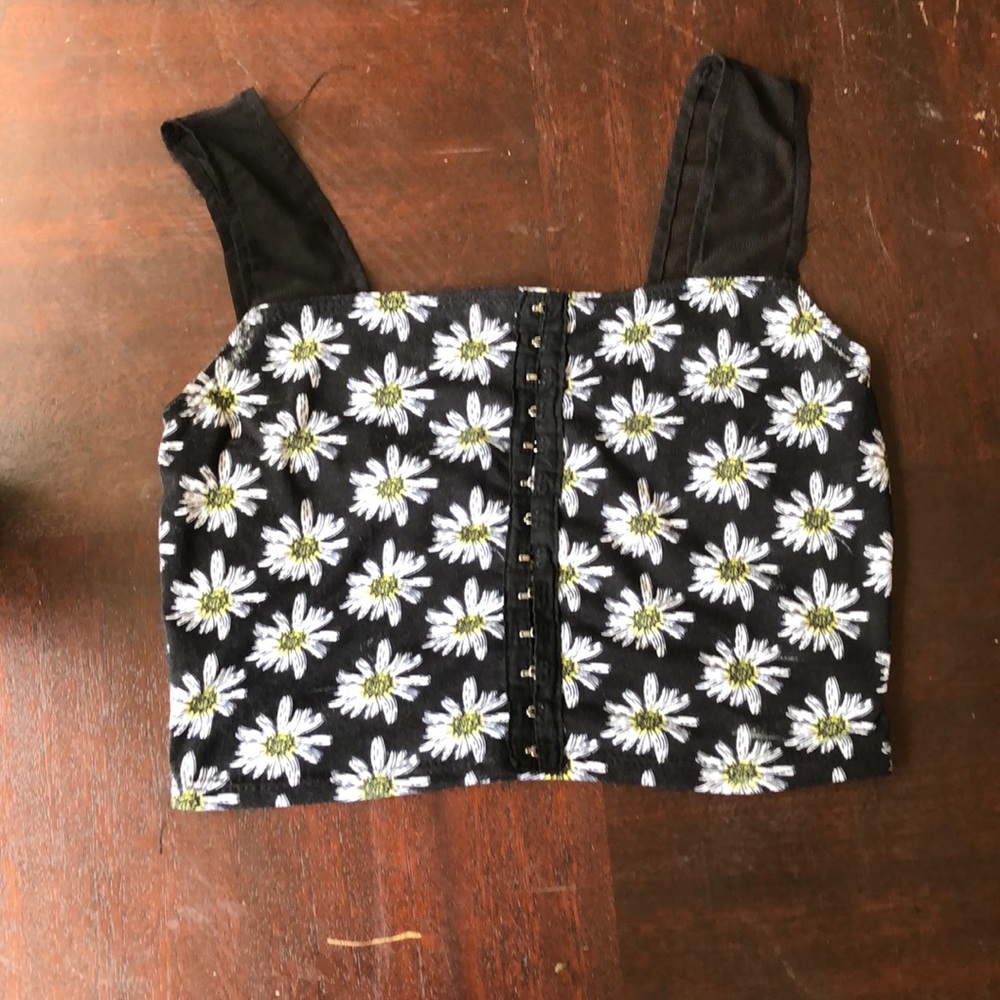 Rue 21 Crop top